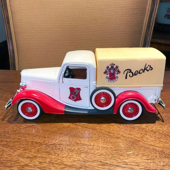 Solido Ford V8 Pick Up 1936 Beck’s Red & White Model Truck 1/19 Scale - Picture 3 of 7